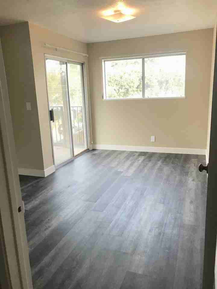 259 N Chester Ave #1 - Photo 4 of 11