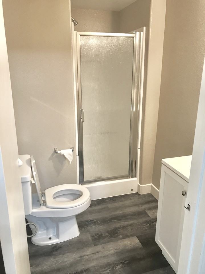 259 N Chester Ave #1 - Photo 5 of 11