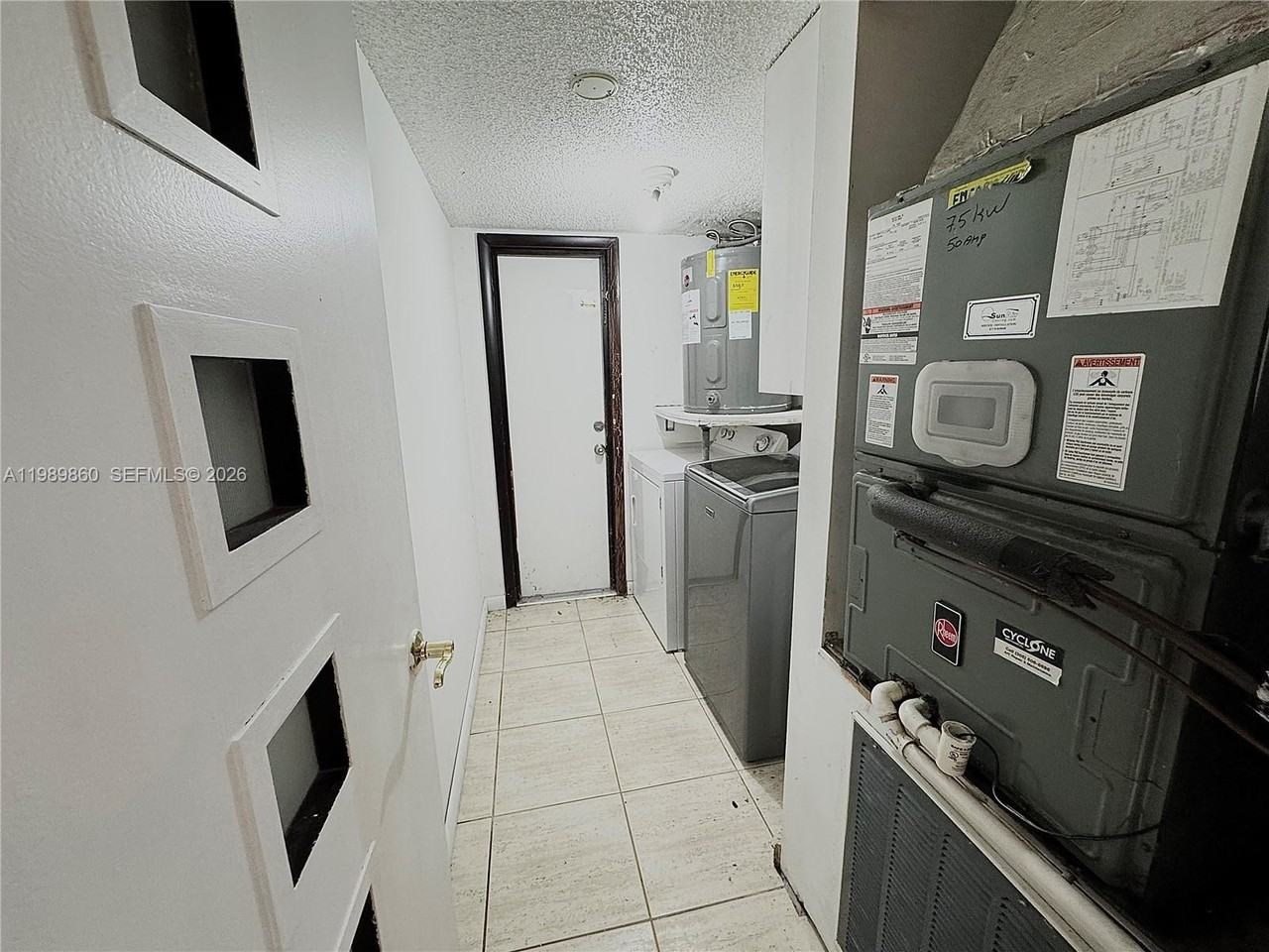 3911 Farragut Street #3911 - Photo 4 of 23