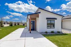 featured image of 5037 N Vassar St