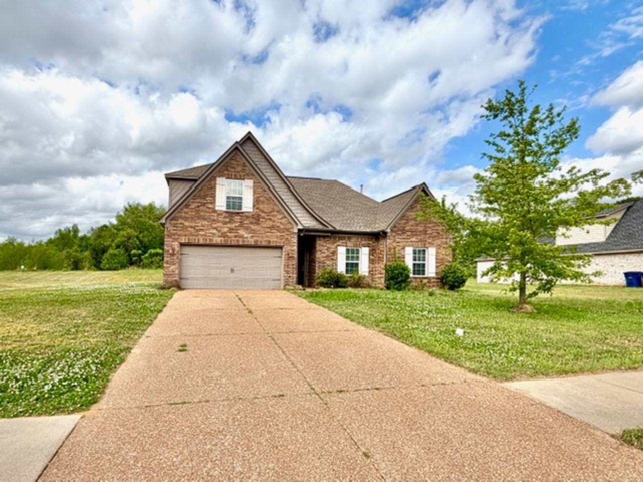 8564 Courtly Cir N - Photo 2 of 12