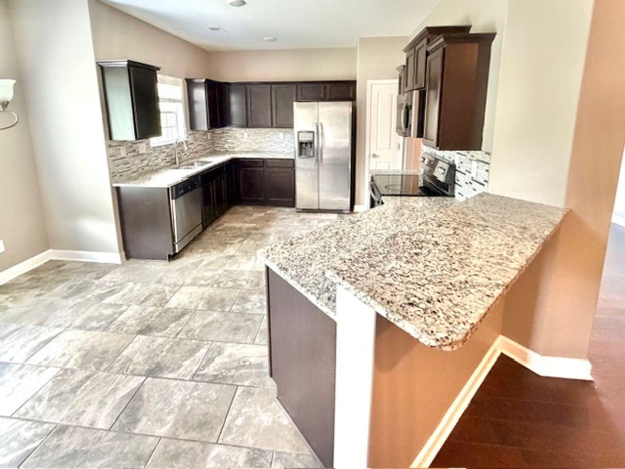 8564 Courtly Cir N - Photo 5 of 12