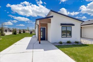 5075 S Vassar Ct - Photo 1 of 1