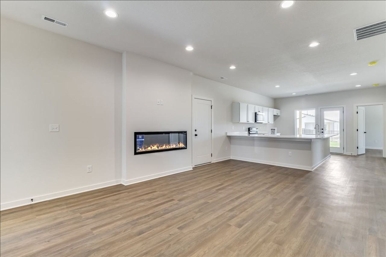 5003 S Vassar Ct - Photo 4 of 31