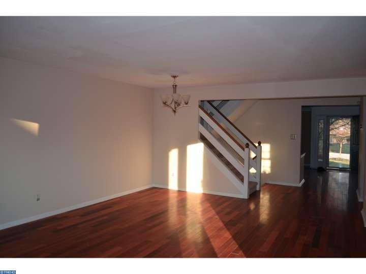 1303 Harness Ln - Photo 3 of 21