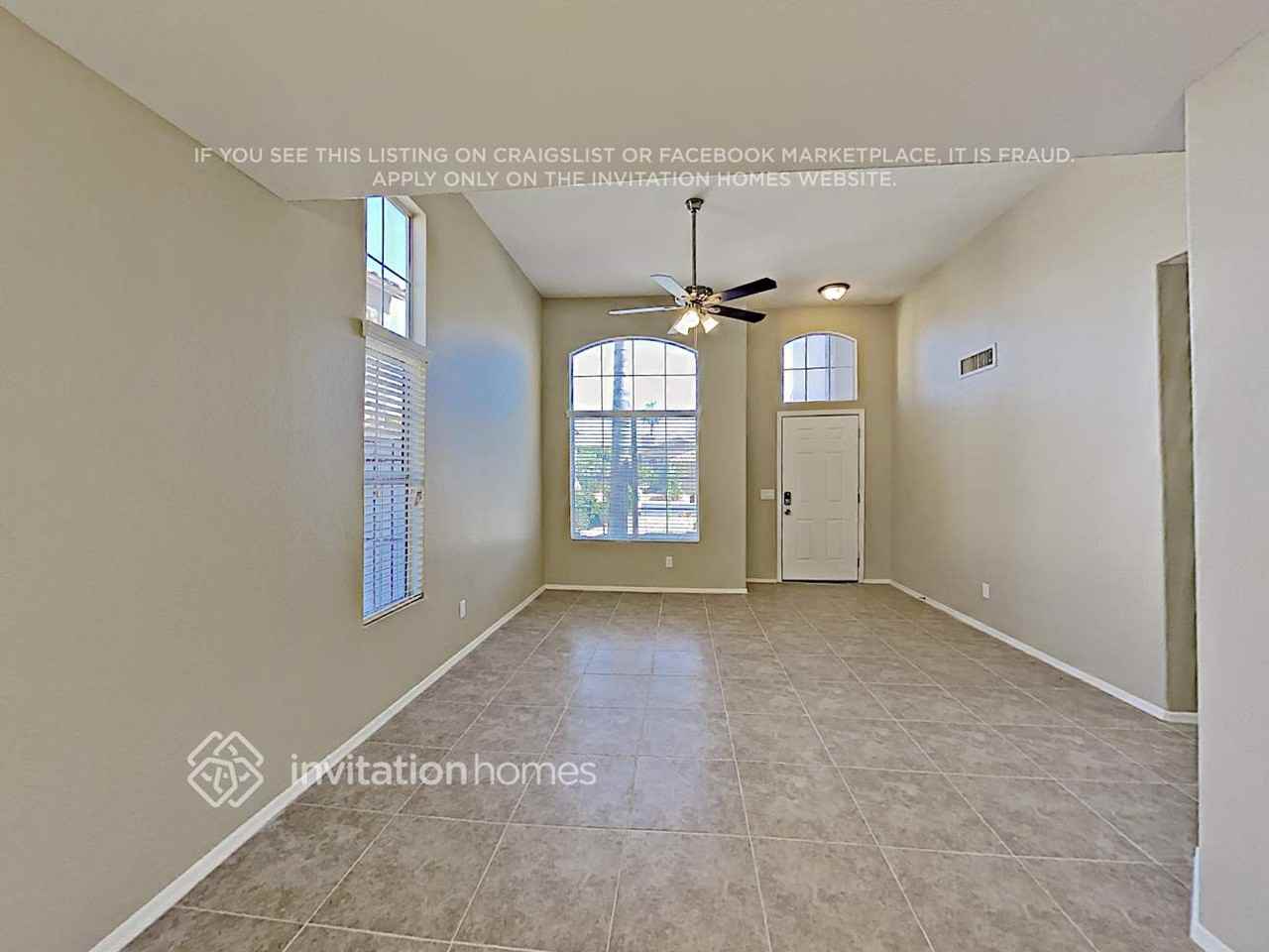 7436 W Crest Ln - Photo 7 of 25