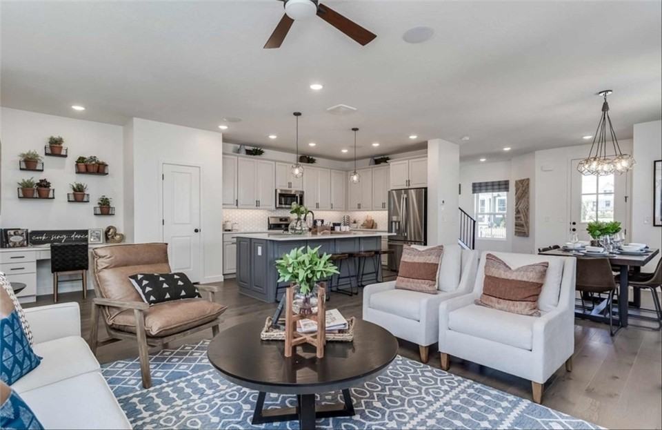 11549 S Dorian Dr - Photo 3 of 27