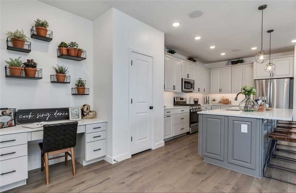 11549 S Dorian Dr - Photo 5 of 27