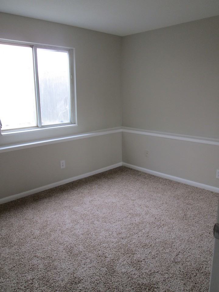 2038 Sumac St - Photo 2 of 19