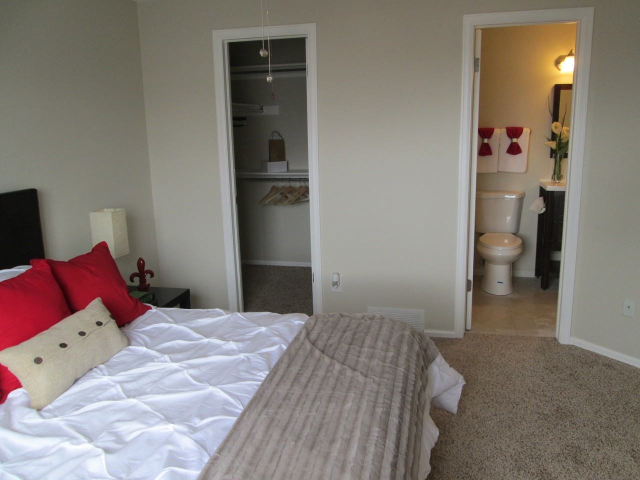 2038 Sumac St - Photo 3 of 19