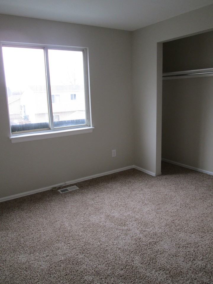 2038 Sumac St - Photo 6 of 19