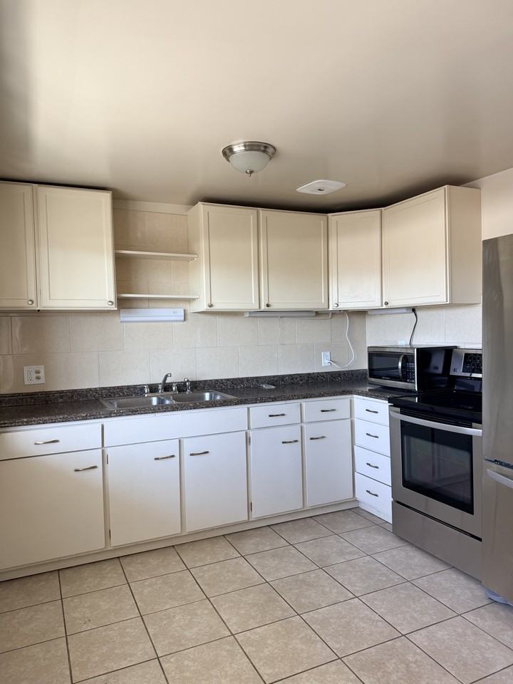 256 E Helm Ave #29 - Photo 4 of 19