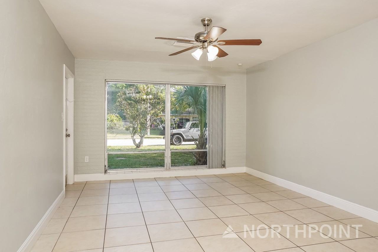 3816 Melgert Ln - Photo 3 of 16