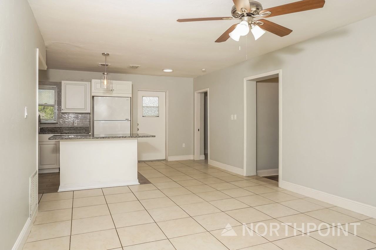 3816 Melgert Ln - Photo 4 of 16