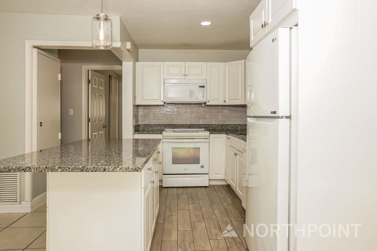 3816 Melgert Ln - Photo 7 of 16