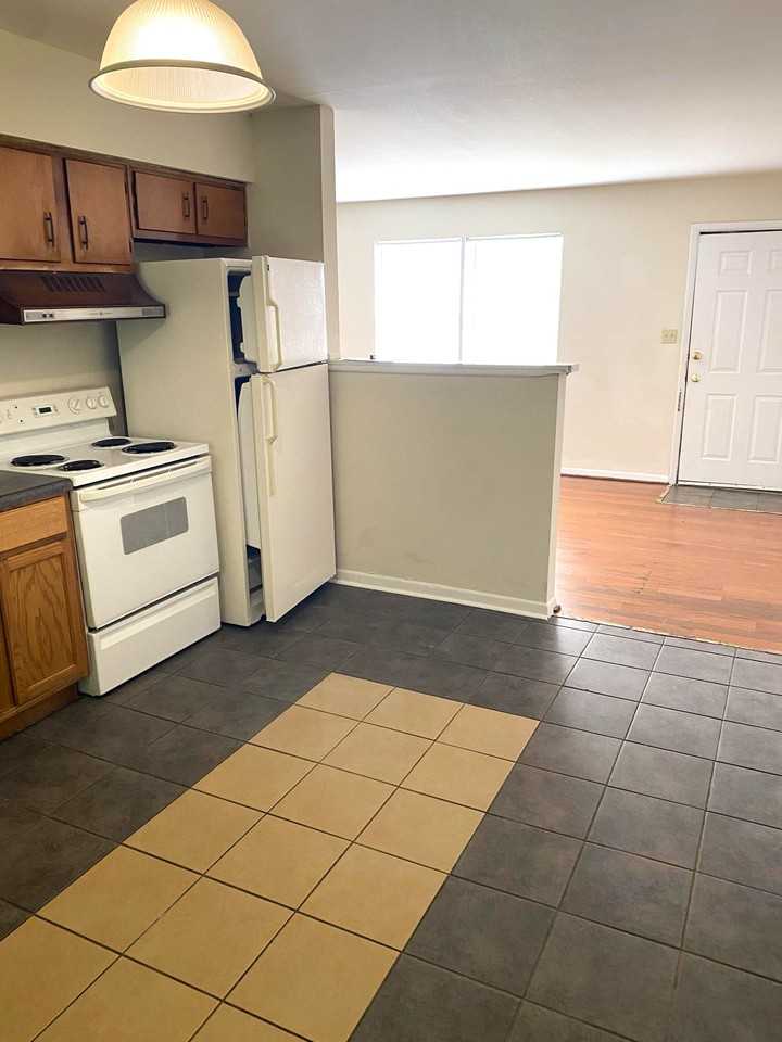 341 16th Avenue South #A - Photo 4 of 9