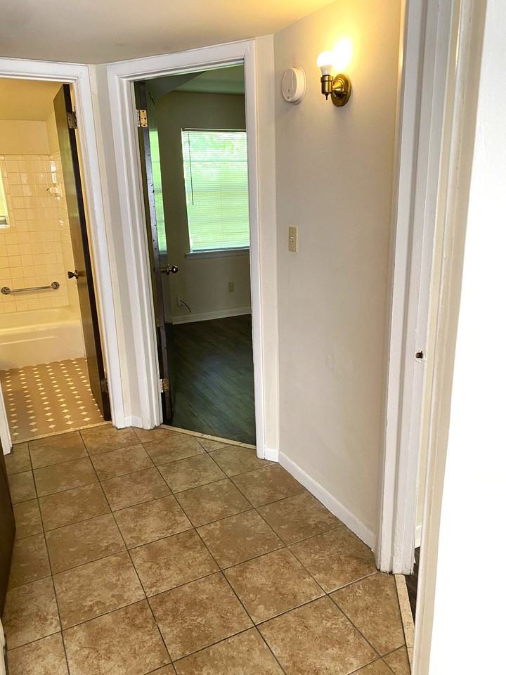 341 16th Avenue South #A - Photo 6 of 9