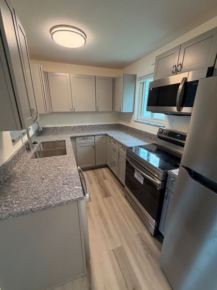 4632 Eastman Ave - Photo 3 of 12