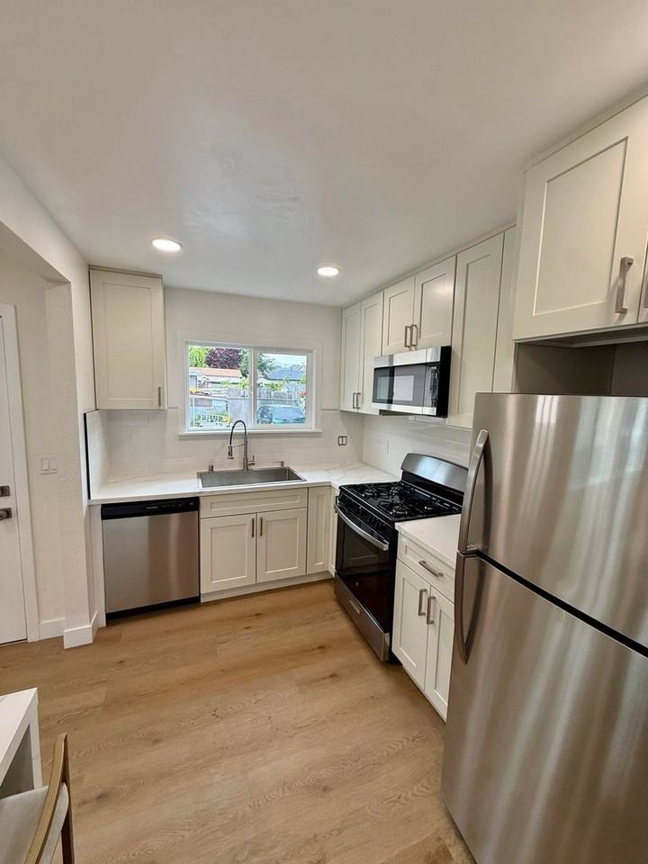 21462 21462 - 21484 Ocean View Dr. - 21472 Ocean View Dr. - Photo 3 of 29