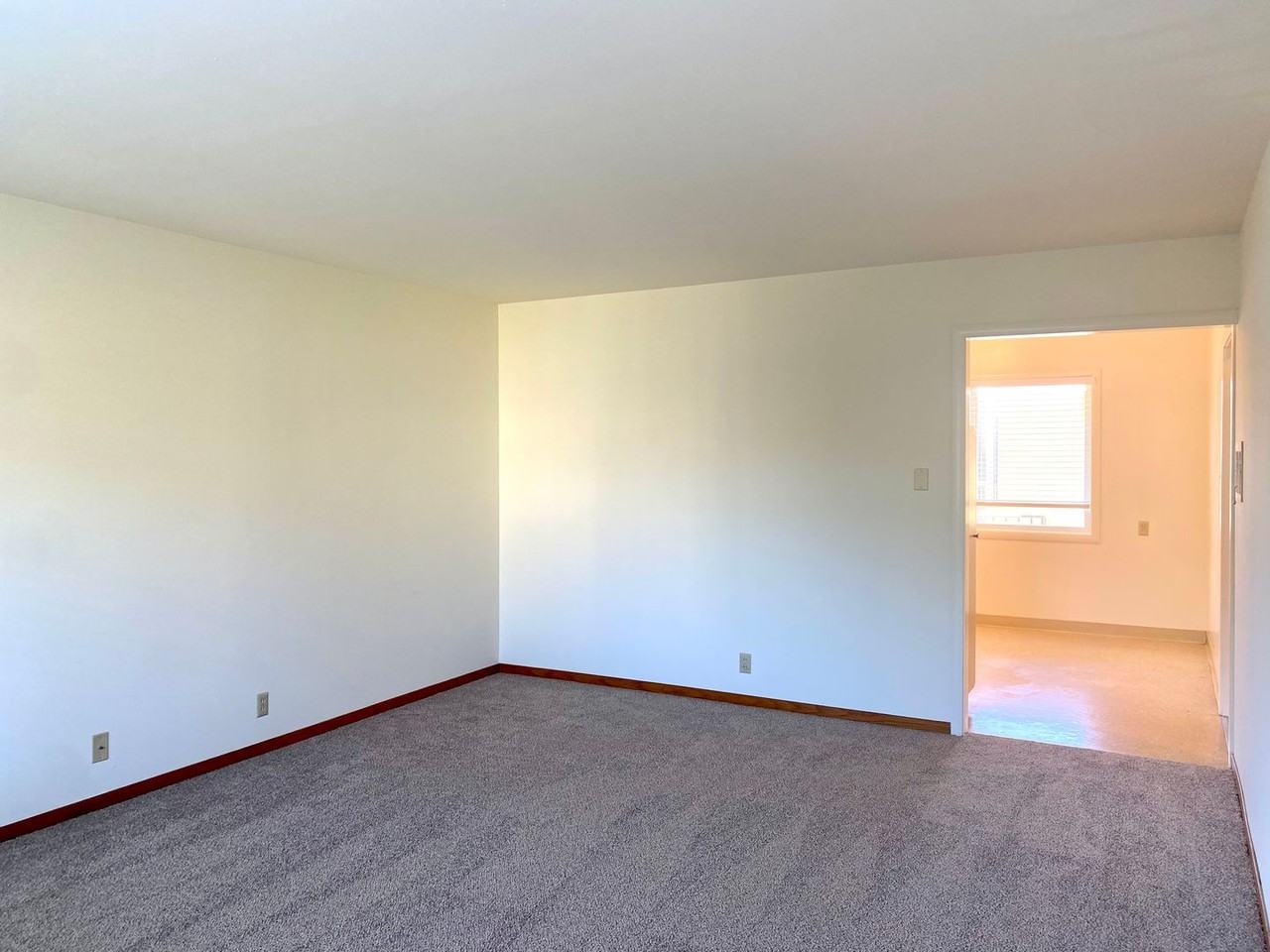 36 Ross Ave - Photo 5 of 24