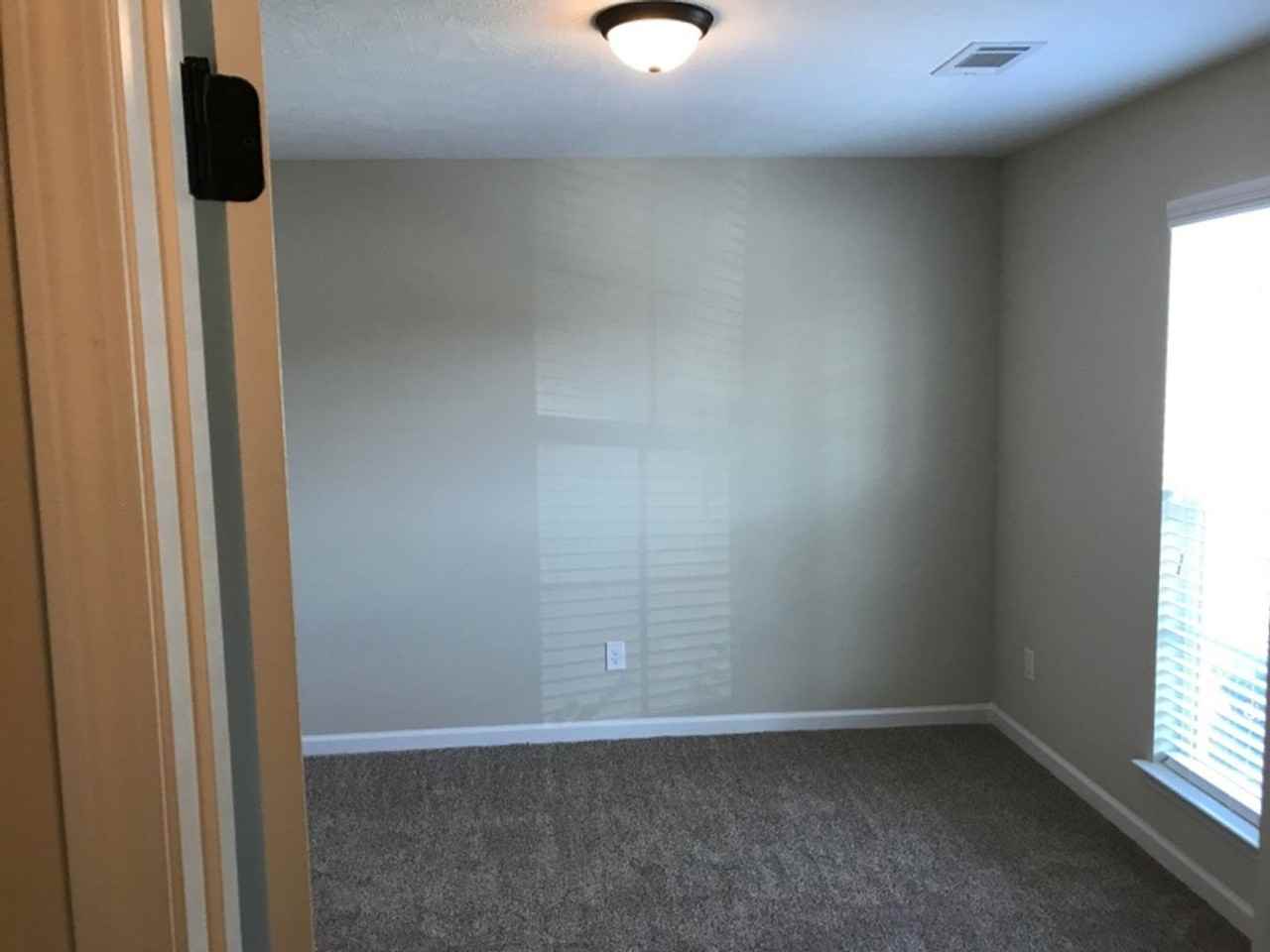 163 Yucca Ct - Photo 4 of 11