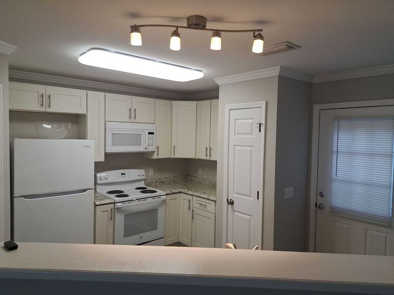 7325 Claudias Way - Photo 3 of 36