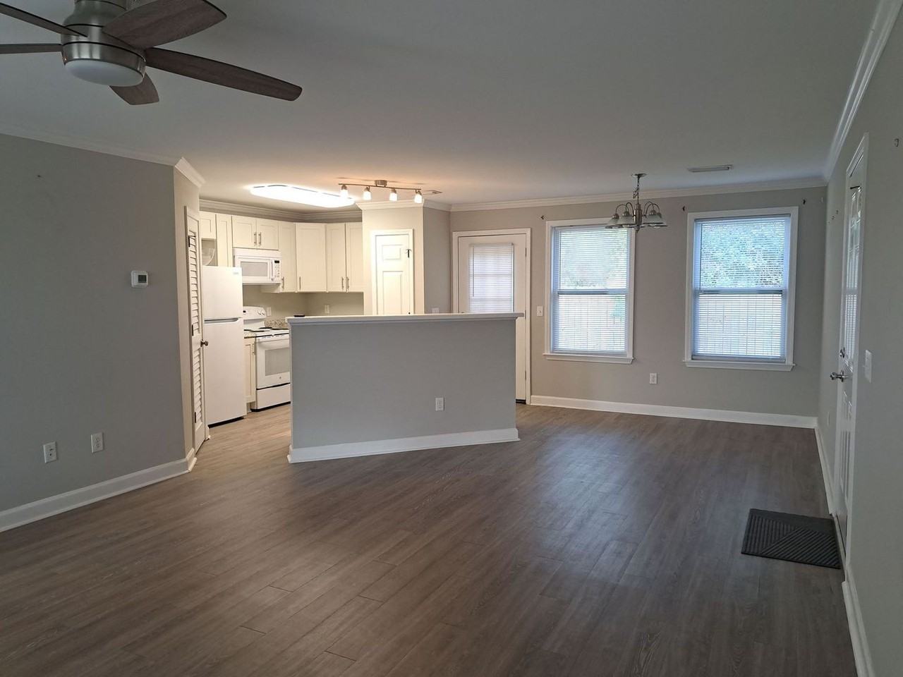 7325 Claudias Way - Photo 7 of 36