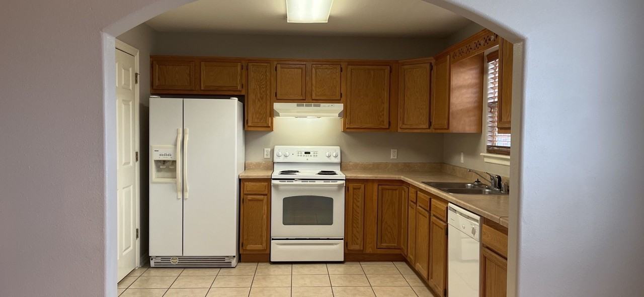 3702 Sw Moline Ave - Photo 6 of 14