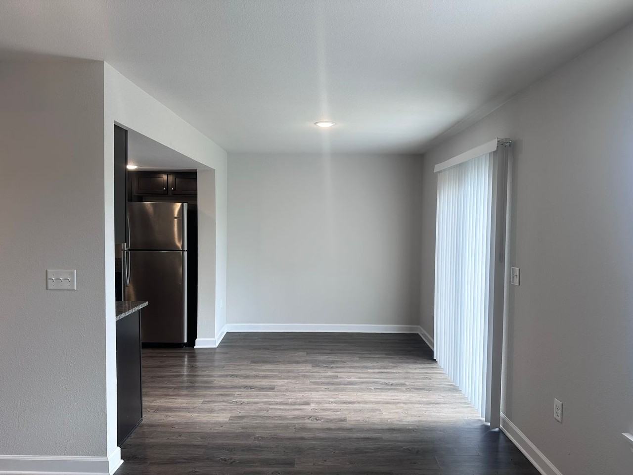 1439 Ne Mary Ct - Photo 7 of 14