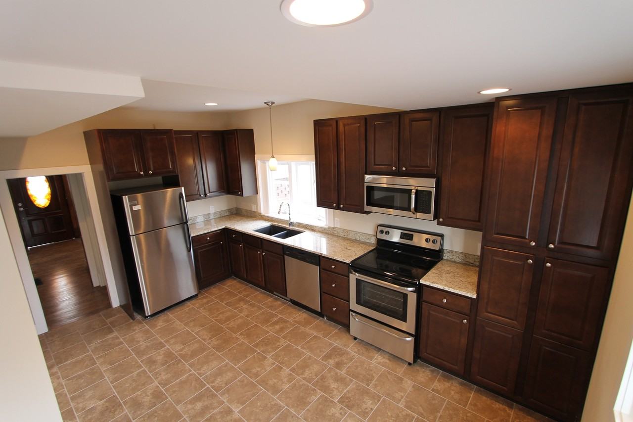 1317 S 36th St - Photo 2 of 25