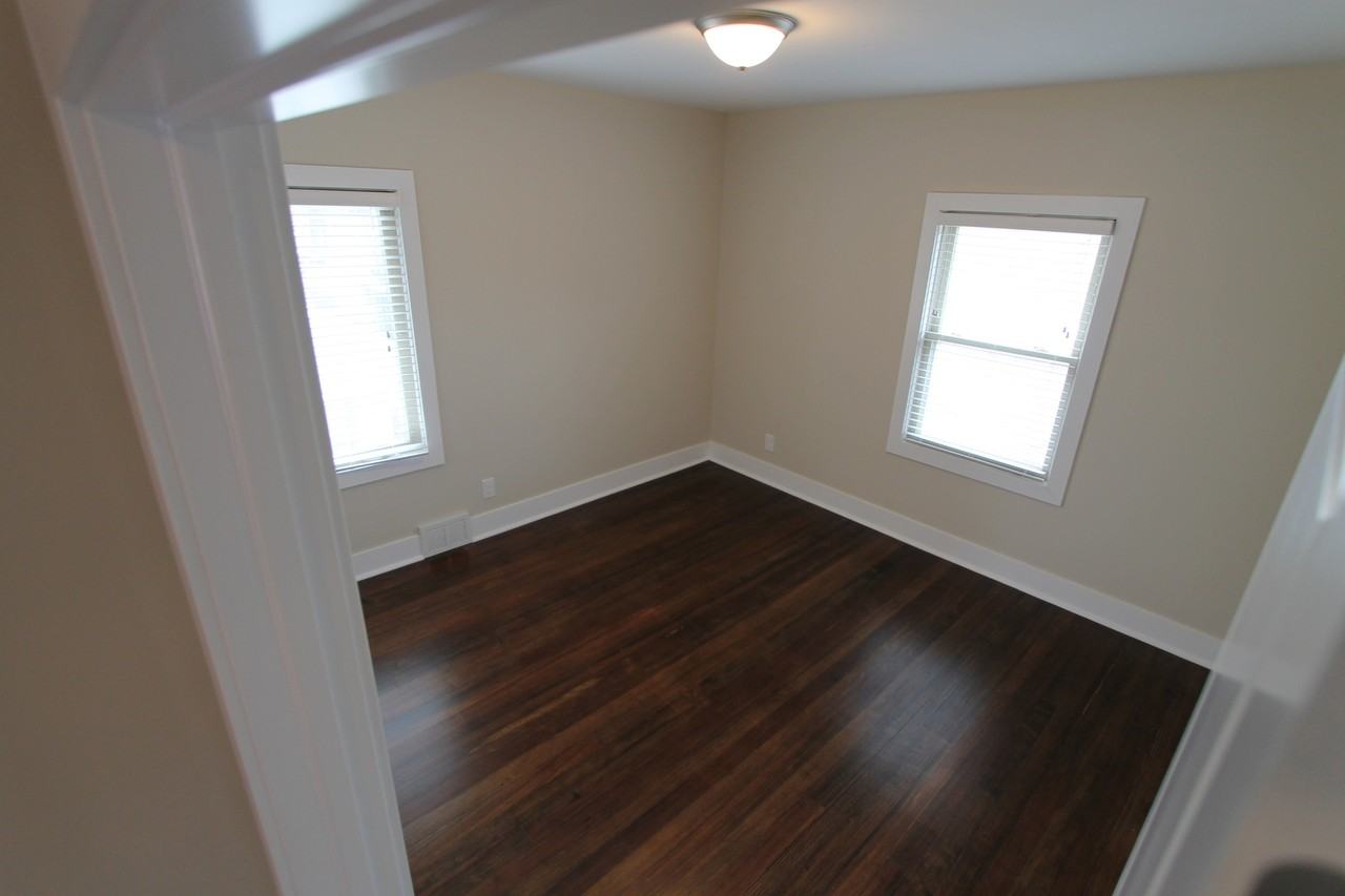 1317 S 36th St - Photo 3 of 25