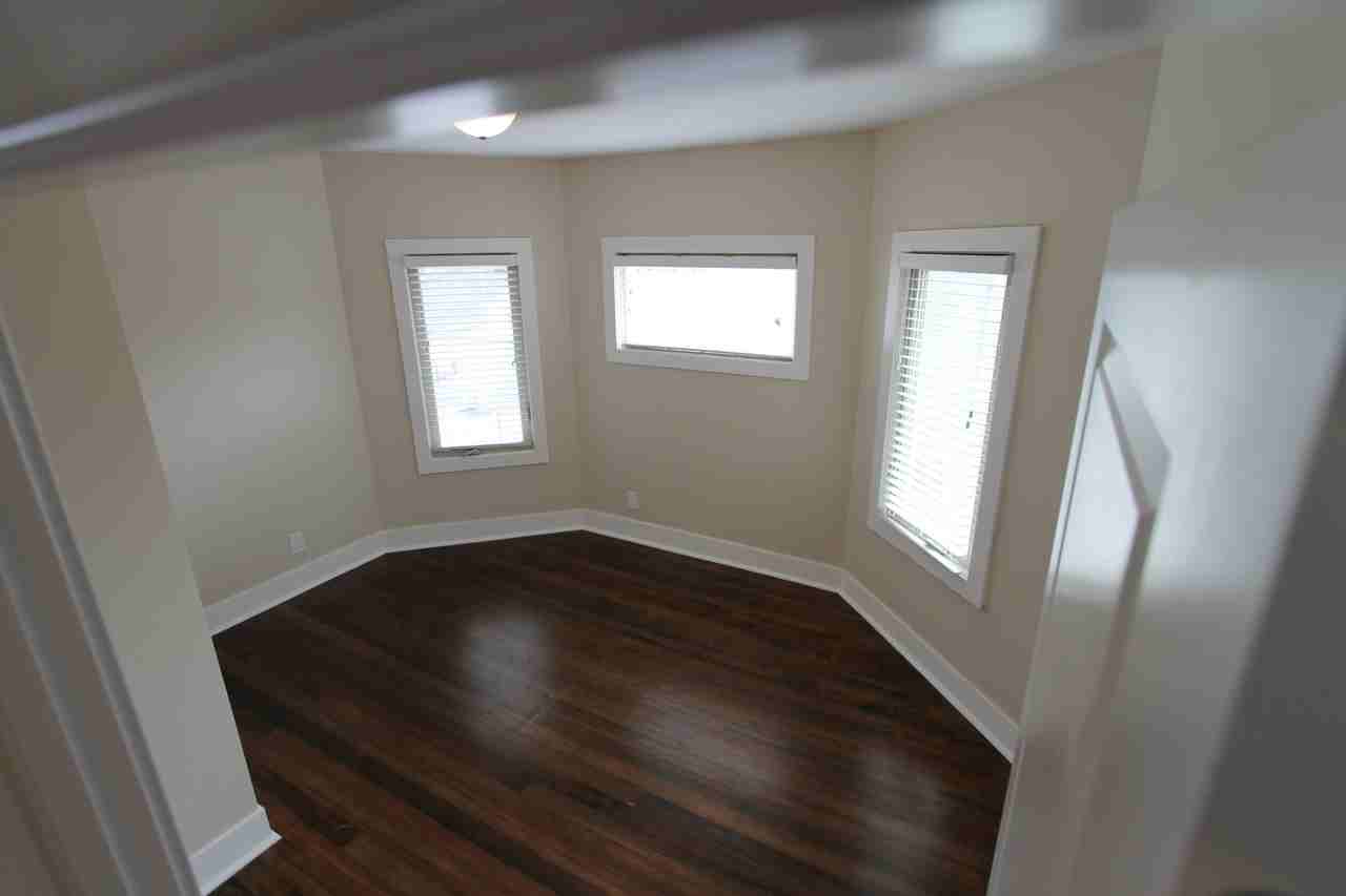 1317 S 36th St - Photo 4 of 25