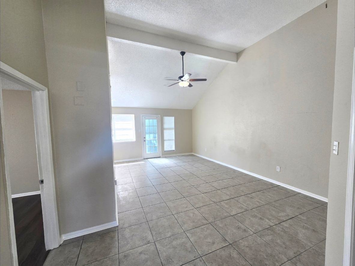 3042 Sienna Dr - Photo 3 of 11