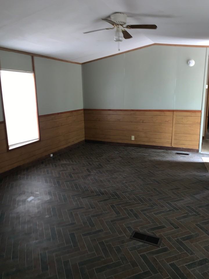 143 Thompson Rd - Photo 2 of 14