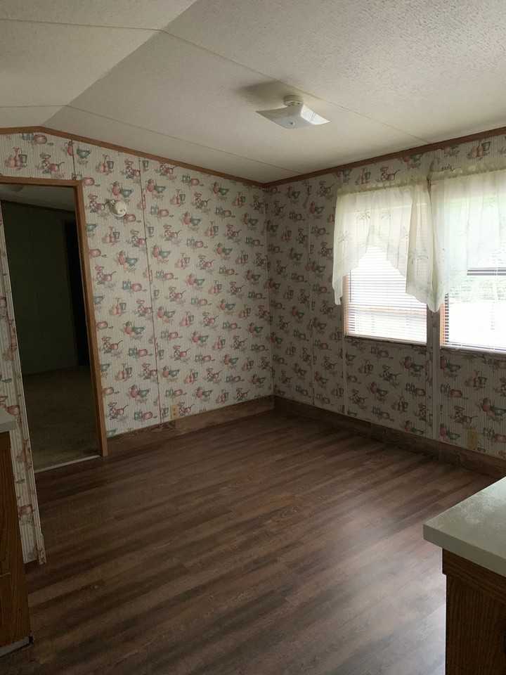 143 Thompson Rd - Photo 5 of 14