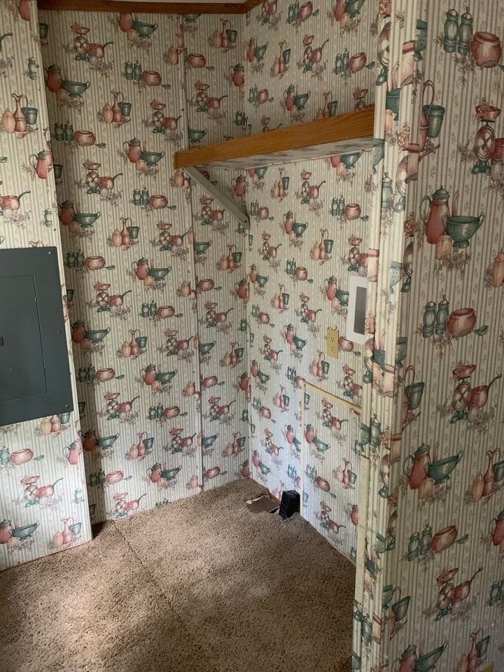 143 Thompson Rd - Photo 6 of 14