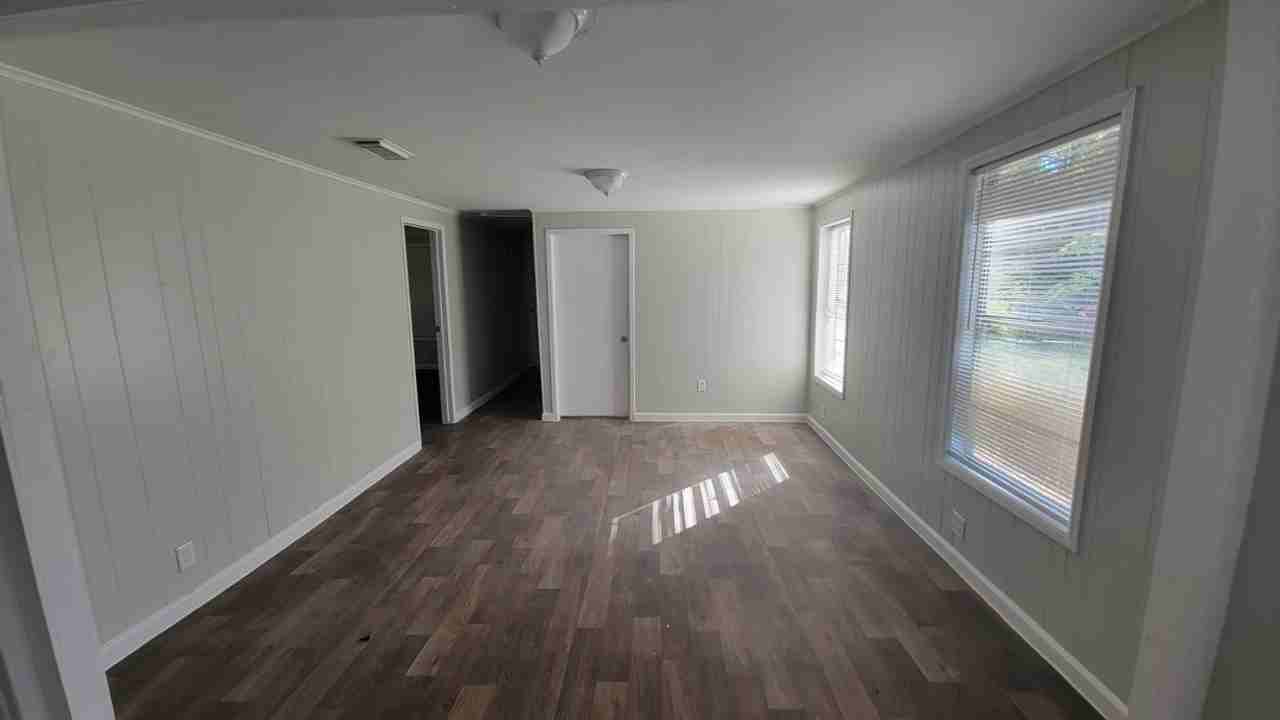 355 W Bolivar St - Photo 6 of 10