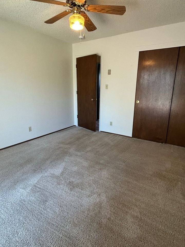 5 Jasper Dr - Photo 4 of 16