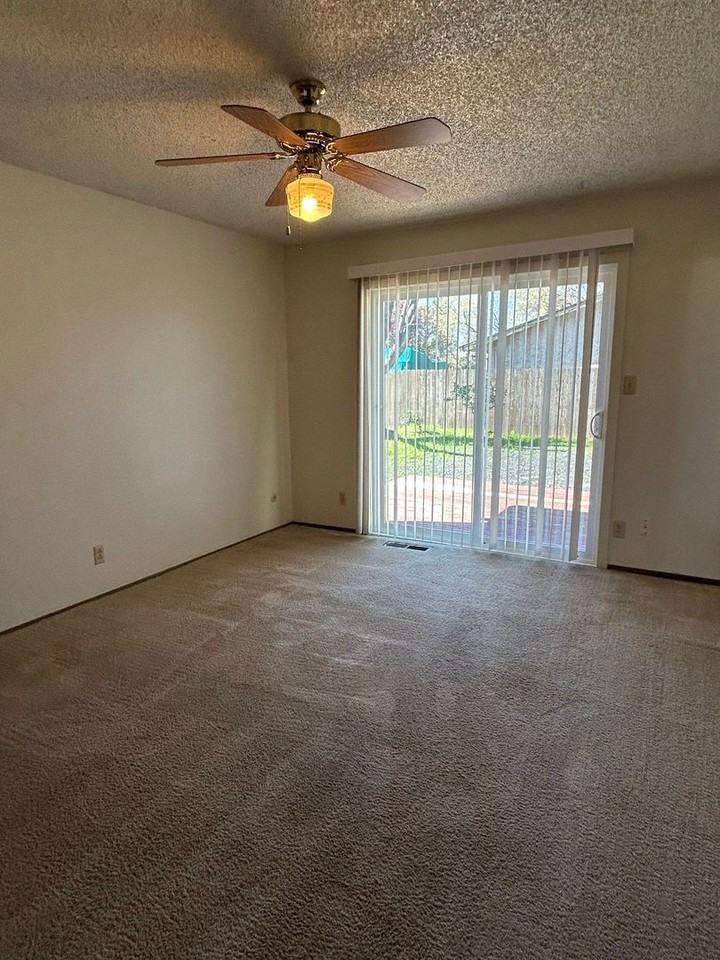 5 Jasper Dr - Photo 5 of 16