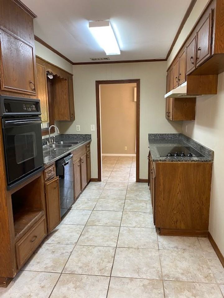 41 Karen Ln - Photo 2 of 11