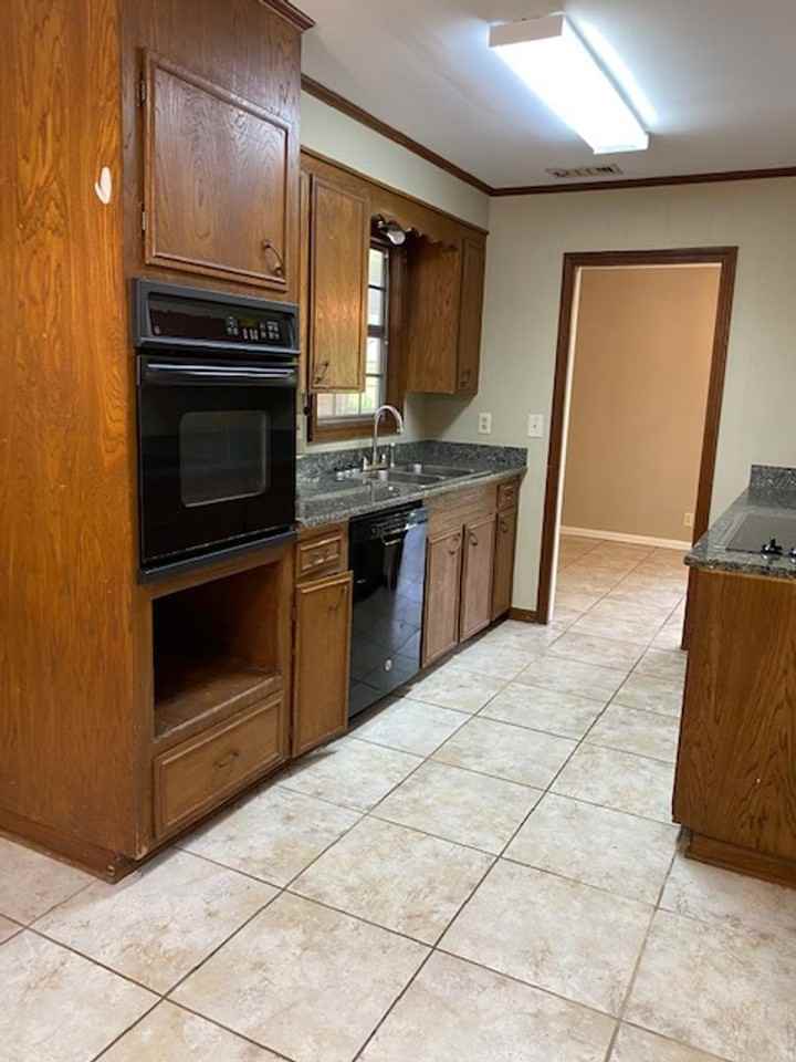 41 Karen Ln - Photo 4 of 11