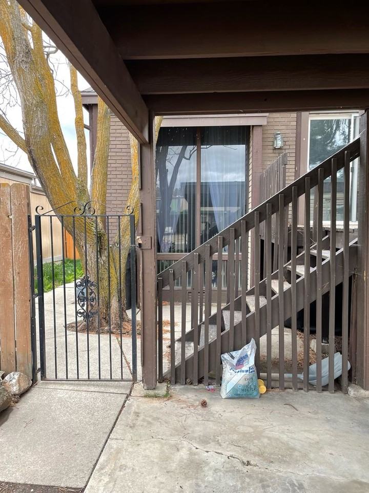 1889 E 5725 S - Photo 3 of 10