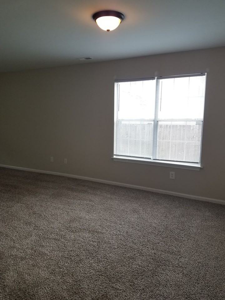 268 Town Pointe Way - Photo 5 of 22