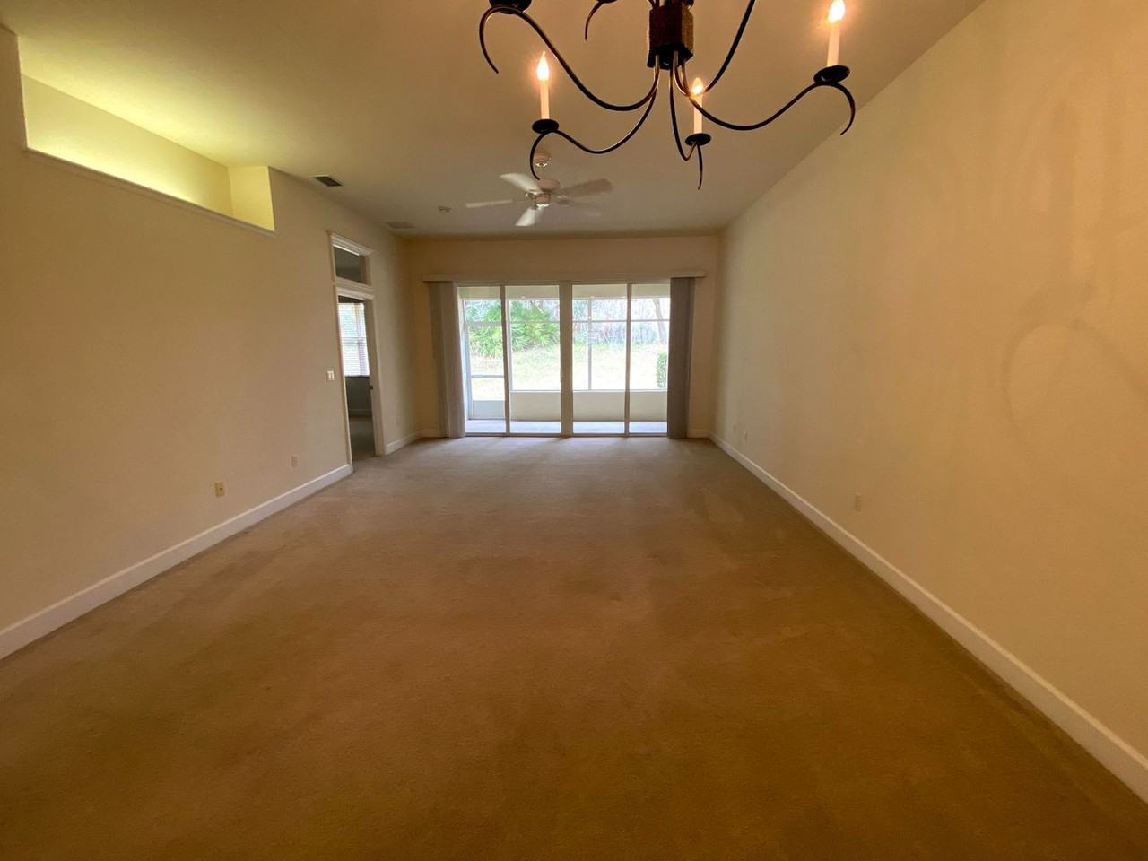 1427 Carlow Cir - Photo 7 of 9