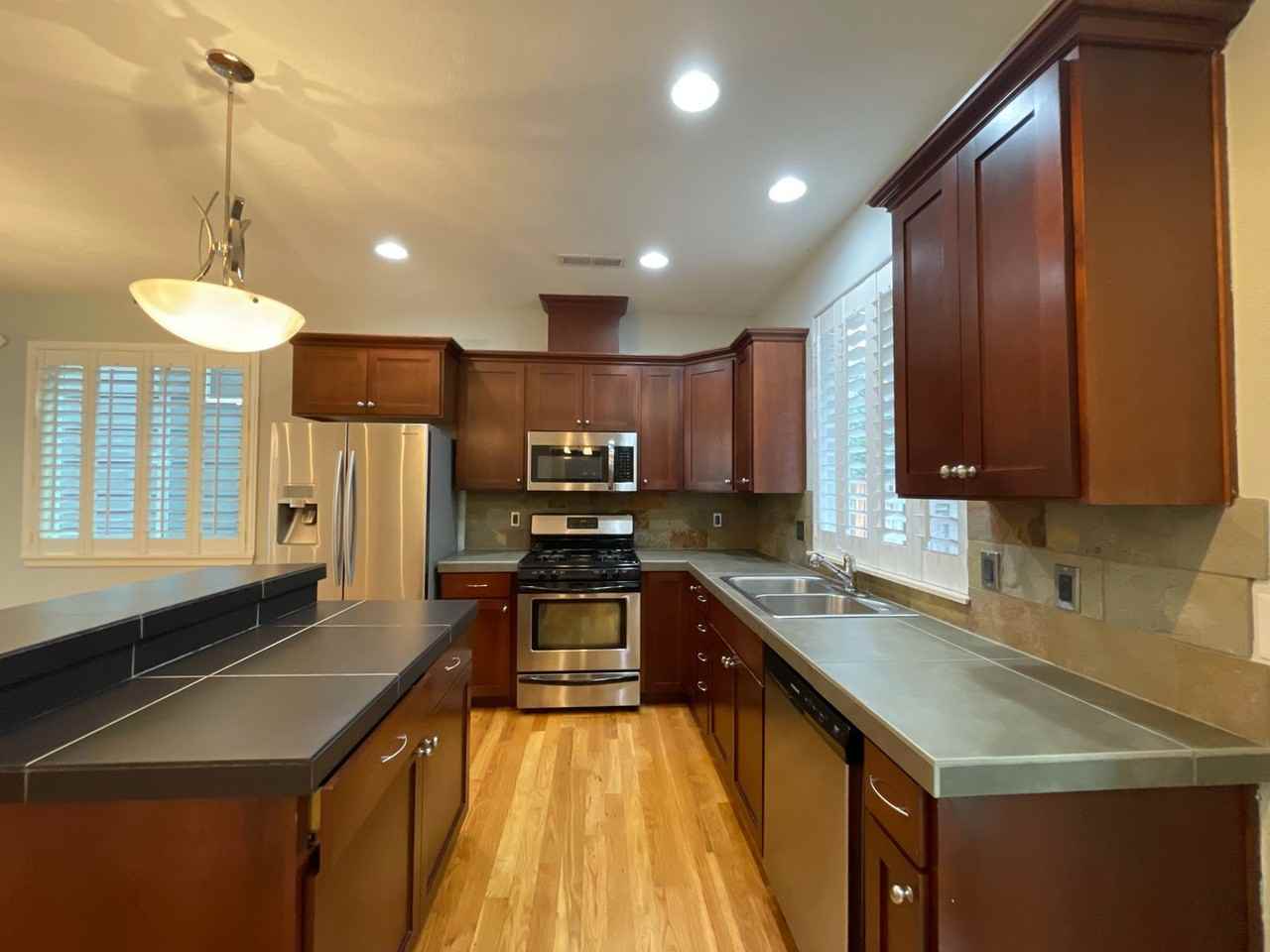 3057 Sw 173rd Ave - Photo 4 of 46