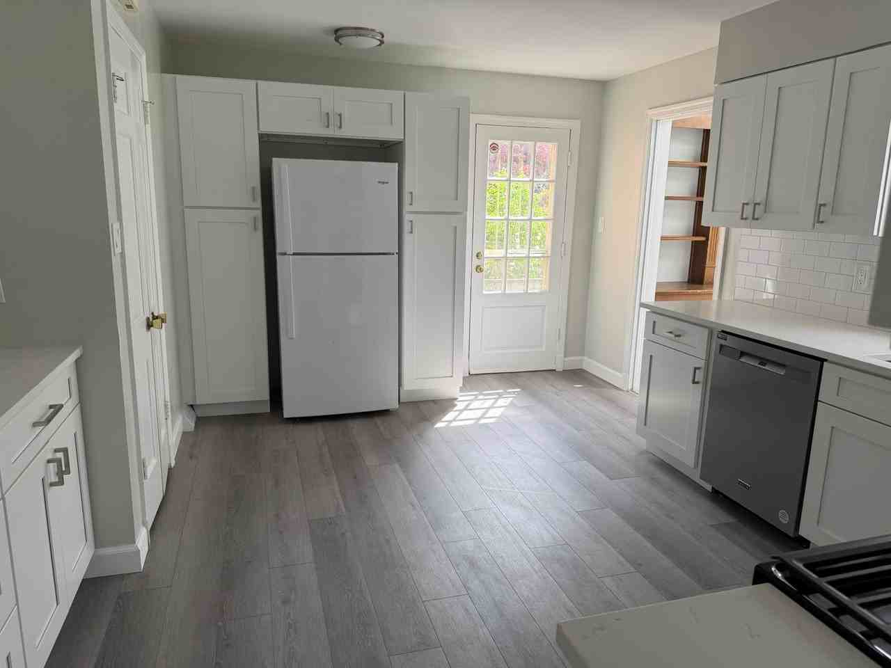 5300 Portsmouth Rd - Photo 4 of 28