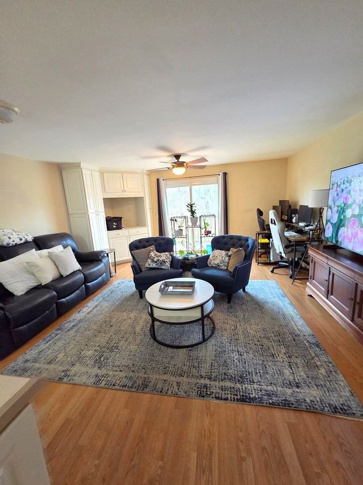 4 Smithfield Rd - Photo 2 of 16