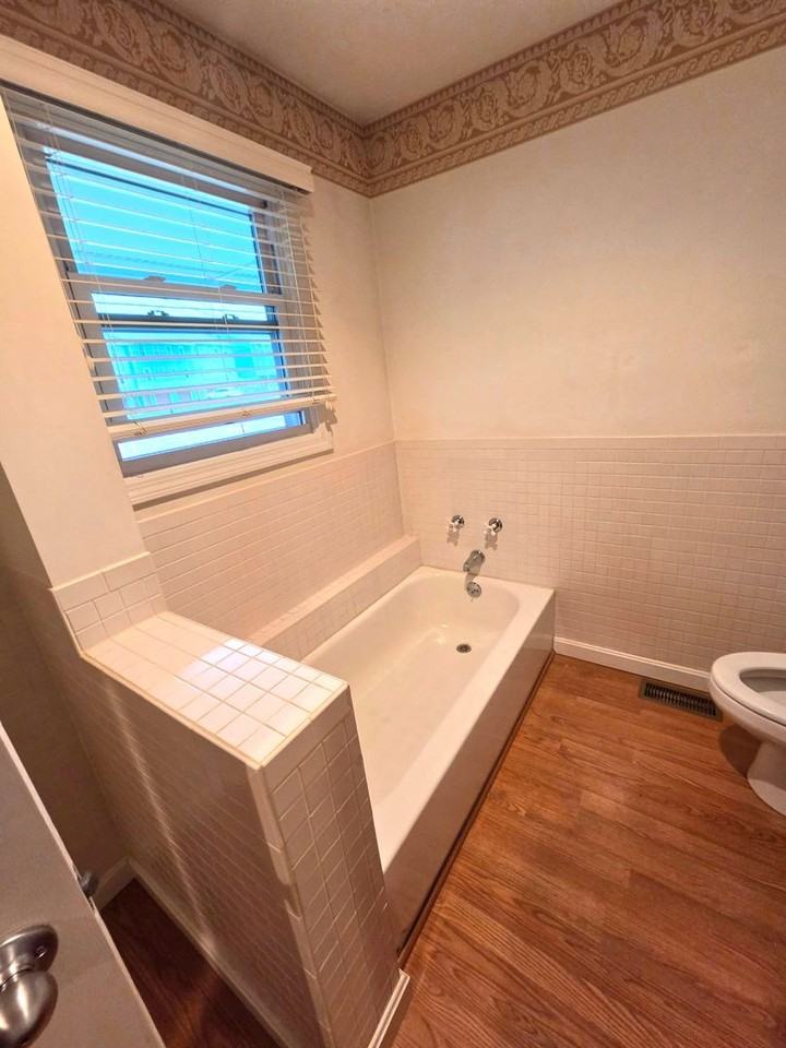 4 Smithfield Rd - Photo 7 of 16