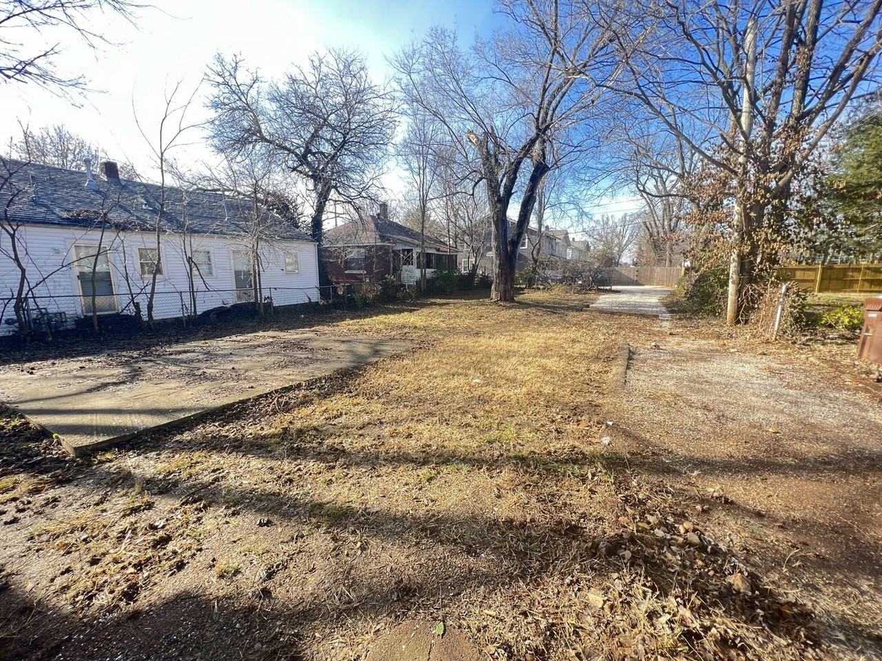 539 S Fort Ave - Photo 2 of 16