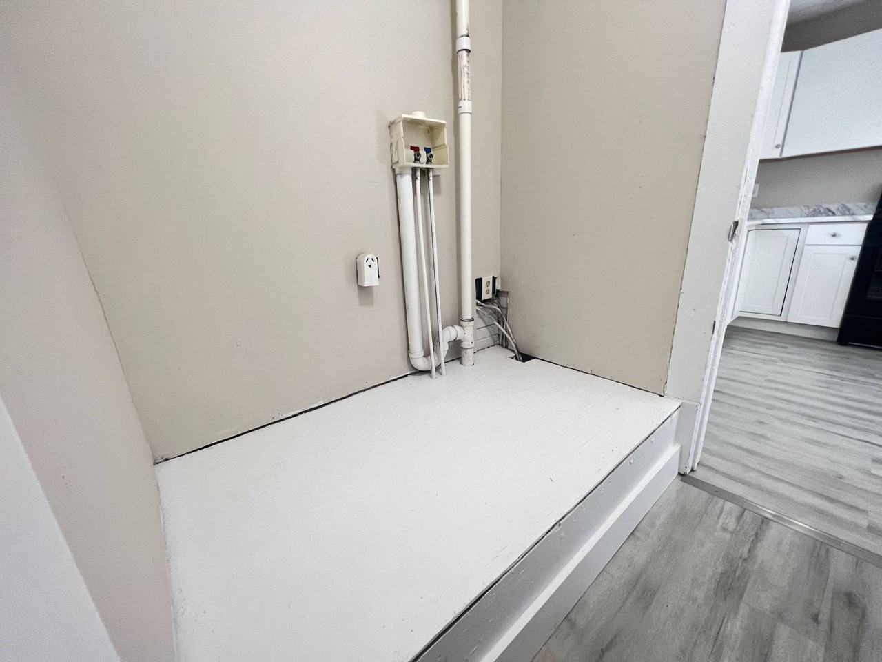 539 S Fort Ave - Photo 4 of 16